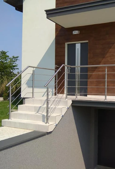 Balustrada schodowa zewnętrzna