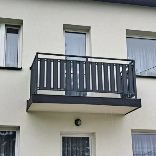 Zdjęcie realizacji balustrady balkonowej