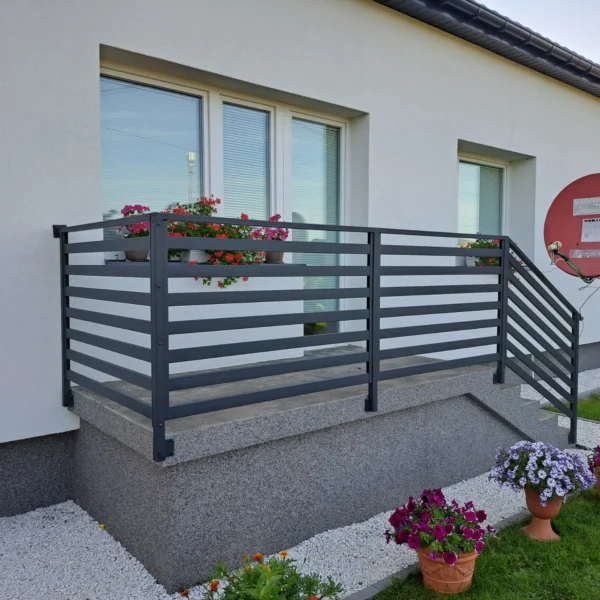 Zdjęcie realizacji balustrady balkonowej