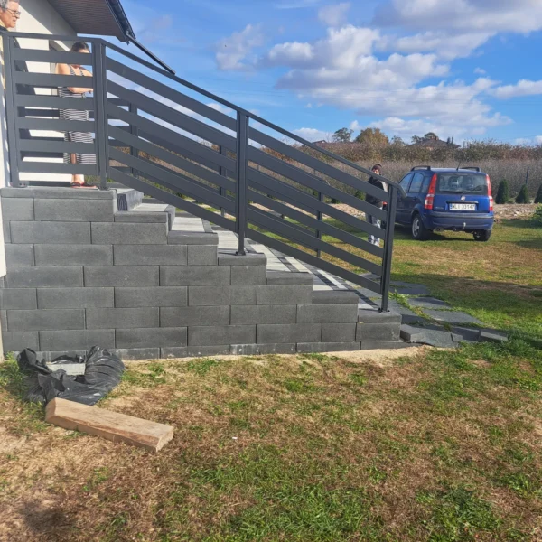 Zdjęcie realizacji balustrady balkonowej