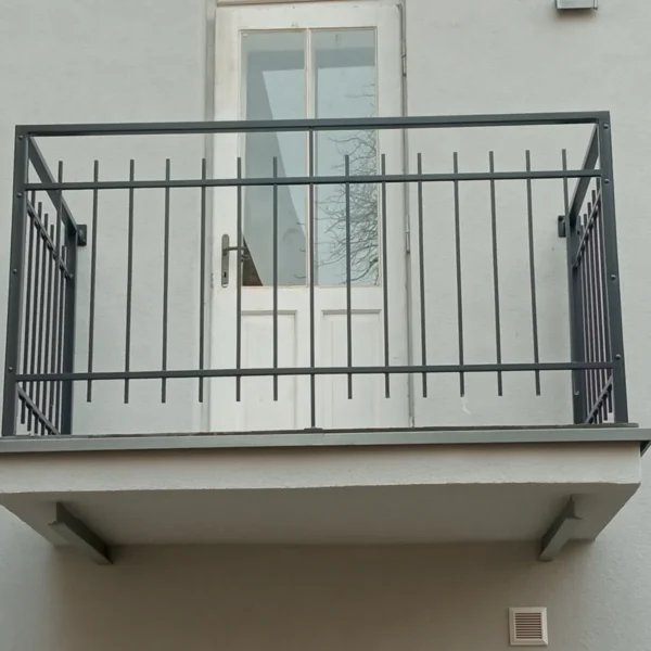 Zdjęcie realizacji balustrady balkonowej