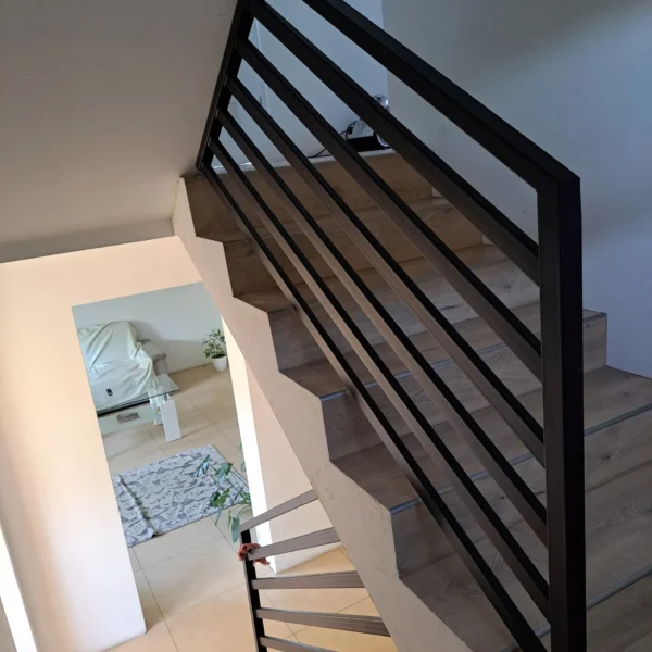 Zdjęcie realizacji balustrady schodowej